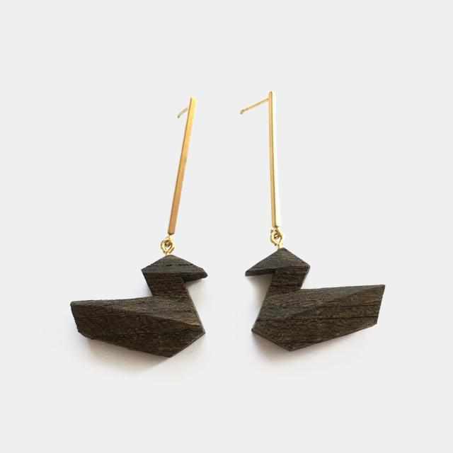 [ACCESSORY] LITTLE GREBE (PIERCED EARRINGS) | KIKI | HIKONE HOUSEHOLD BUDDHIST ALTARS