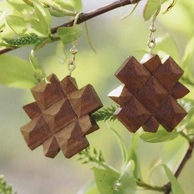 [ACCESSORY] RHODODENDRON (PIERCED EARRINGS) | KIKI | HIKONE HOUSEHOLD BUDDHIST ALTARS