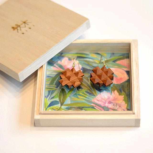 [ACCESSORY] RHODODENDRON (PIERCED EARRINGS) | KIKI | HIKONE HOUSEHOLD BUDDHIST ALTARS