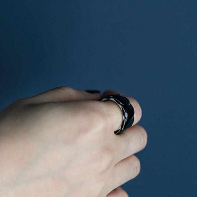 [ACCESSORY] SASKIA DIEZ DRAKE RING NO.2 (WHITE MATTE) | 2016/ | IMARI-ARITA WARES