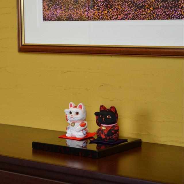 [BECKONING (LUCKY) CAT] MANEKI NEKO FENG SHUI (PEACH) BEAUTY GOOD LUCK | EDO ART DOLLS | KAKINUMA DOLLS