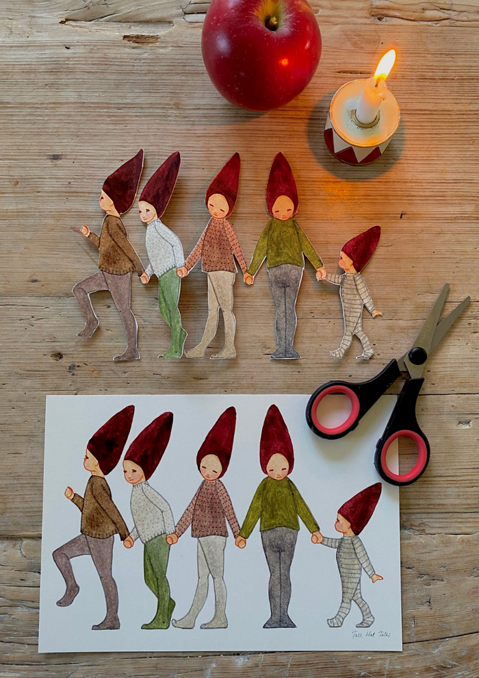 Elves Gang 2 Paper Christmas Garland: NEW ARRIVAL