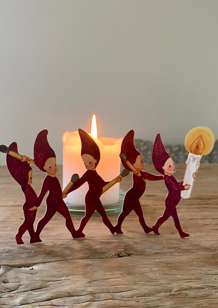 Five Little Elves In a Row Paper Christmas Garland: NEW ARRIVAL