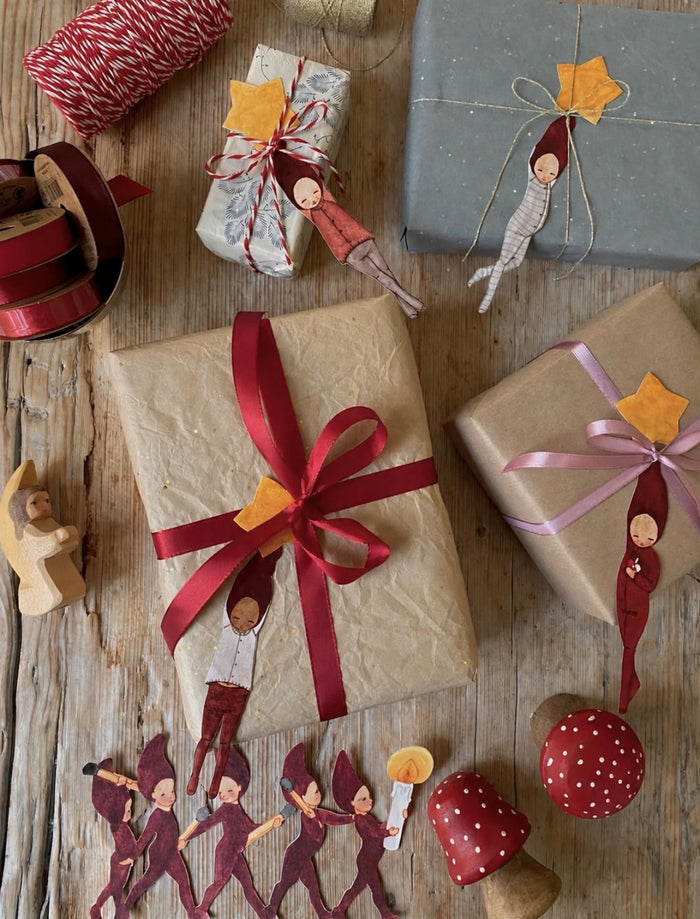 Five Little Elves In a Row Paper Christmas Garland: NEW ARRIVAL