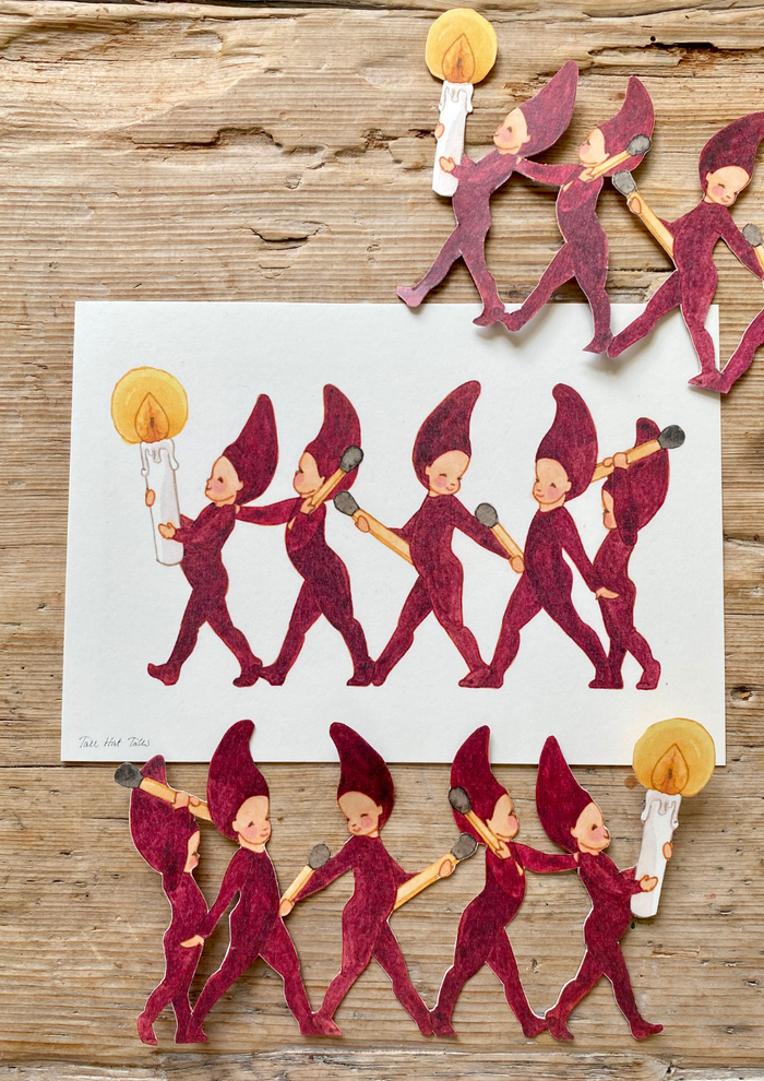 Five Little Elves In a Row Paper Christmas Garland: NEW ARRIVAL