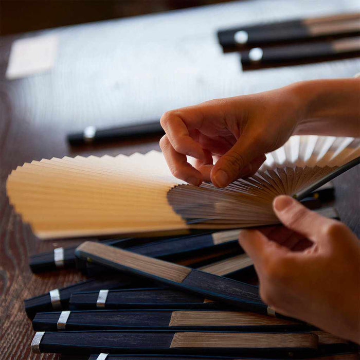 [HAND FAN] MEN'S PAPER FAN BRUSHED GREEN GOLD | KYOTO FOLDING FANS | OHNISHI TSUNE SHOTEN
