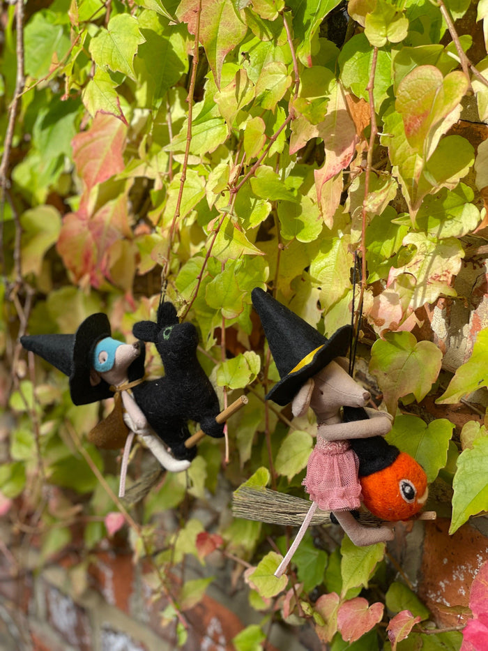 Handmade Hanging Felt Flying Pumpkin Biodegradable Halloween Decoration