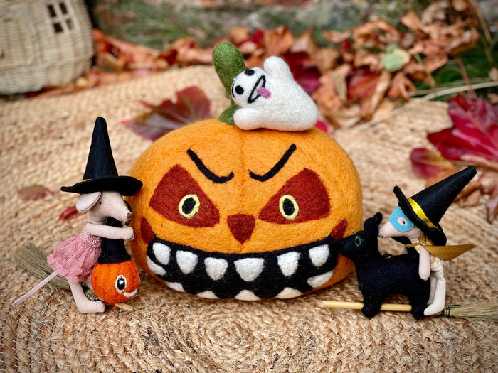 Handmade Hanging Felt Flying Pumpkin Biodegradable Halloween Decoration