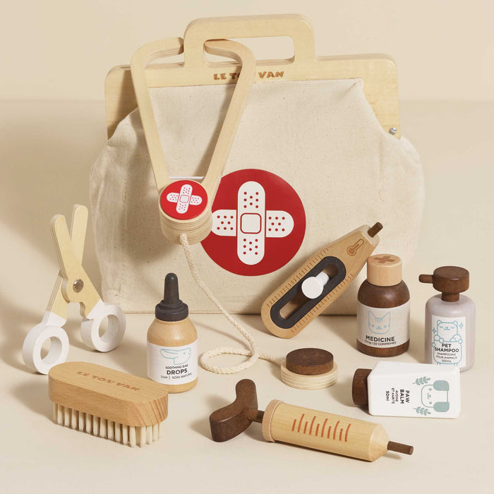Le Toy Van Vet Set