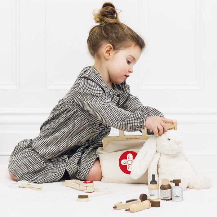 Le Toy Van Vet Set