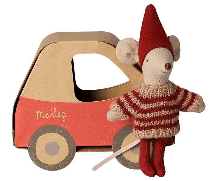 Maileg Christmas Mouse Little Sister In Car FW26 PREORDER ONLY DUE NOV