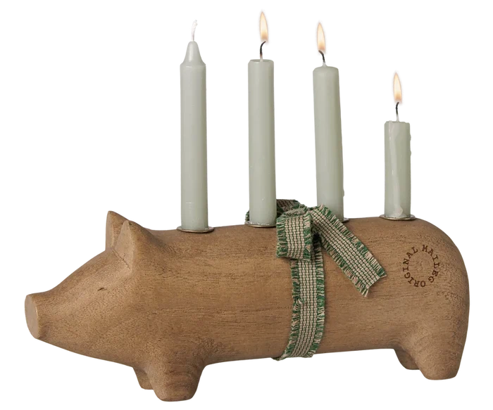 Maileg Christmas Pig Wooden Candle Holder Nature Medium  FW26: NEW ARRIVAL