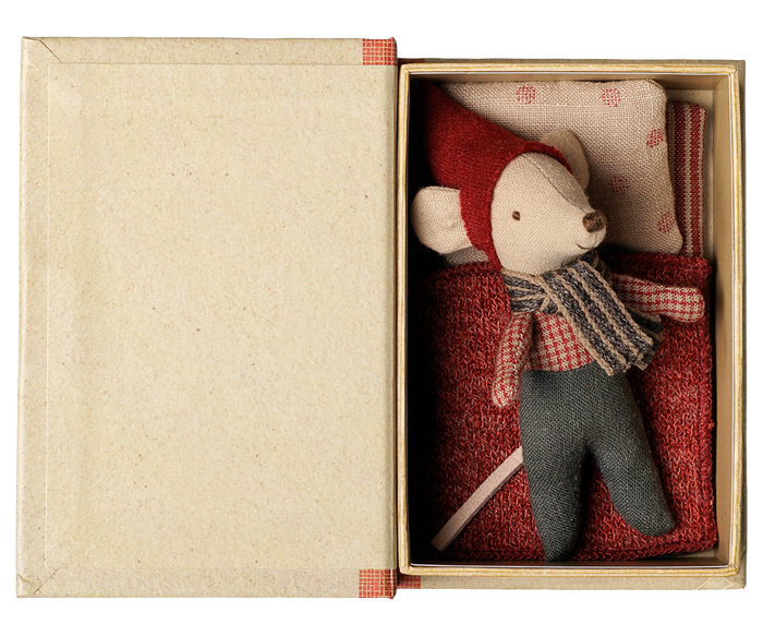 Maileg Christmas Tales Bedtime Stories Baby Mouse FW26: NEW ARRIVAL