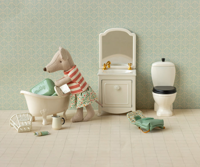 Maileg Mouse Bath Tub: BACK IN STOCK