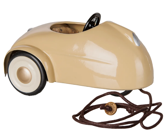 Maileg Mouse Car Wheat FW26: NEW ARRIVAL BACK IN STOCK