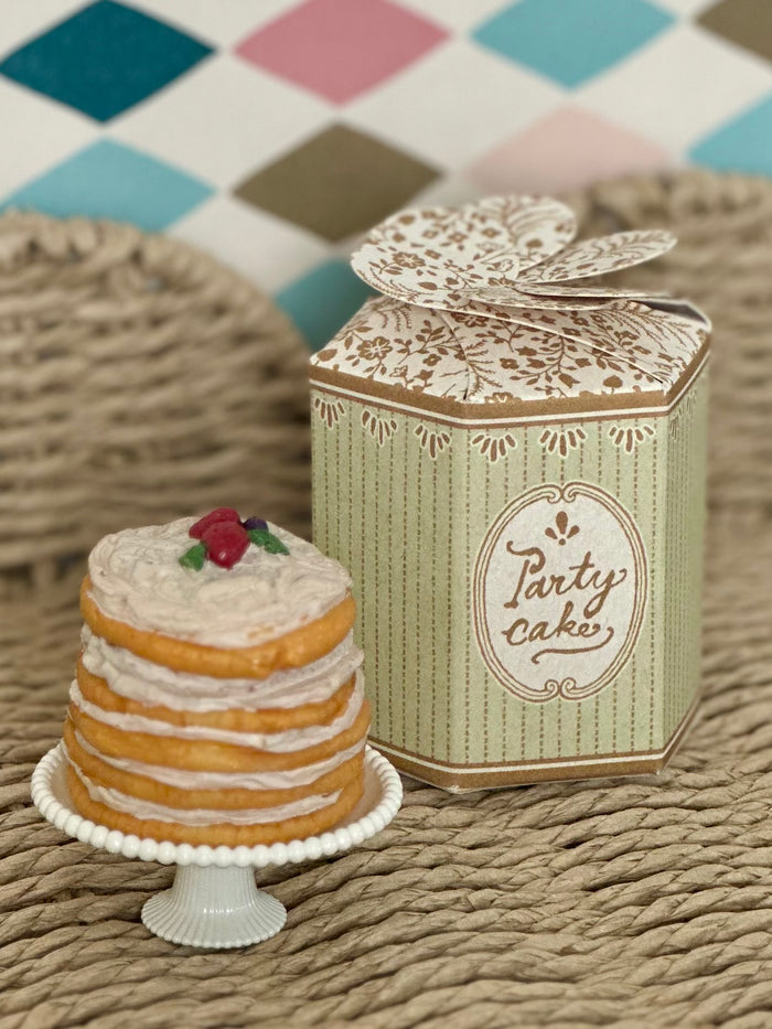 Maileg Party Cake and Cake Stand