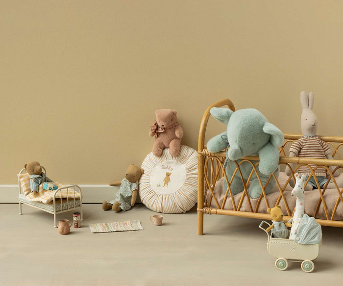 Maileg Plush Elephant Medium Soft Mint FW26: NEW ARRIVAL