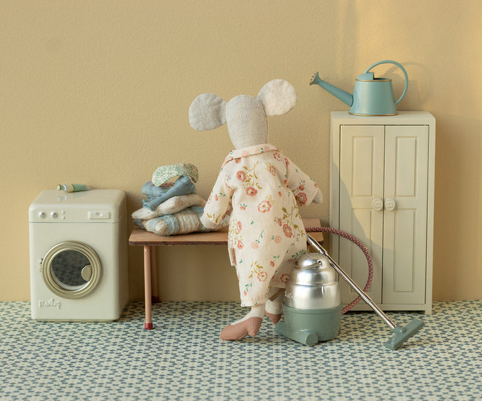 Maileg Washing Machine Mouse Size: BACK IN STOCK