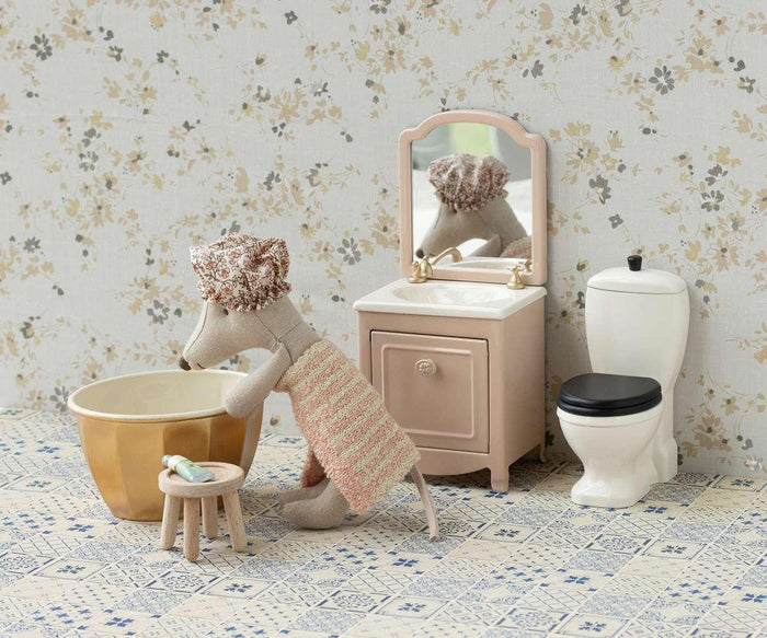 Maileg Wellness Mouse Big Sister: BACK IN STOCK