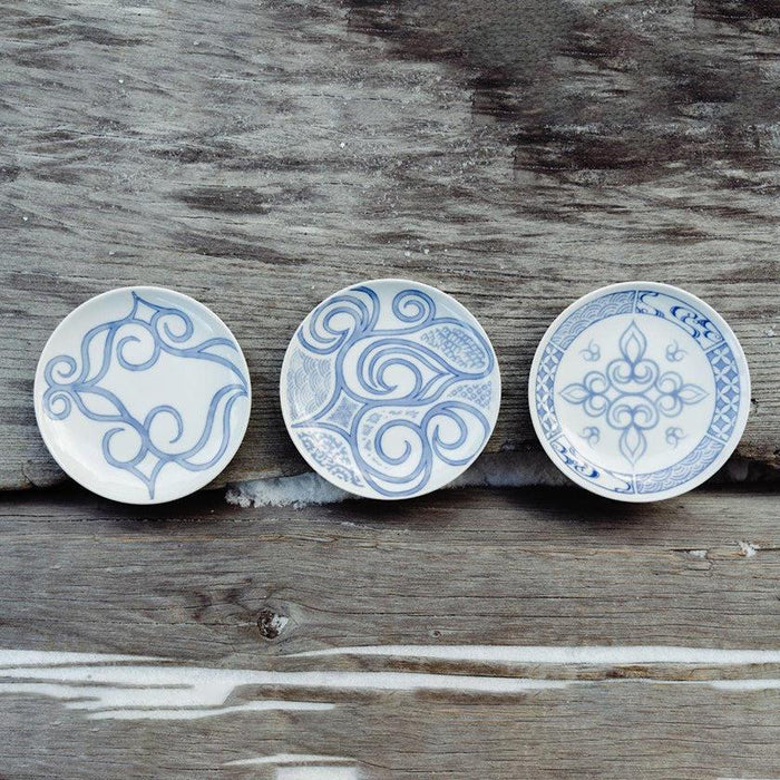 Blue and white hand-painted Ainu craft small plates set of three | CIKARPE AKAN, Hokkaido