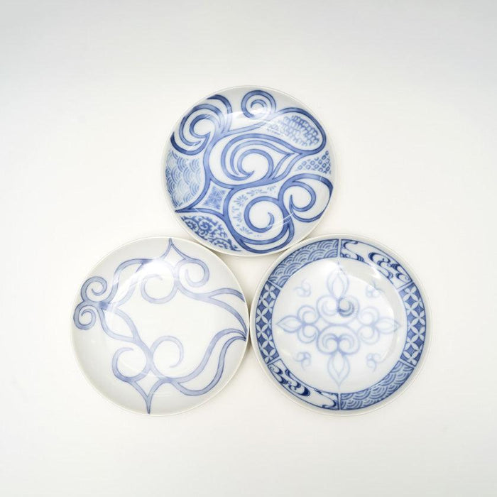 Blue and white porcelain small plates with traditional scroll patterns, set of three | Ainu crafts, CIKARPE AKAN