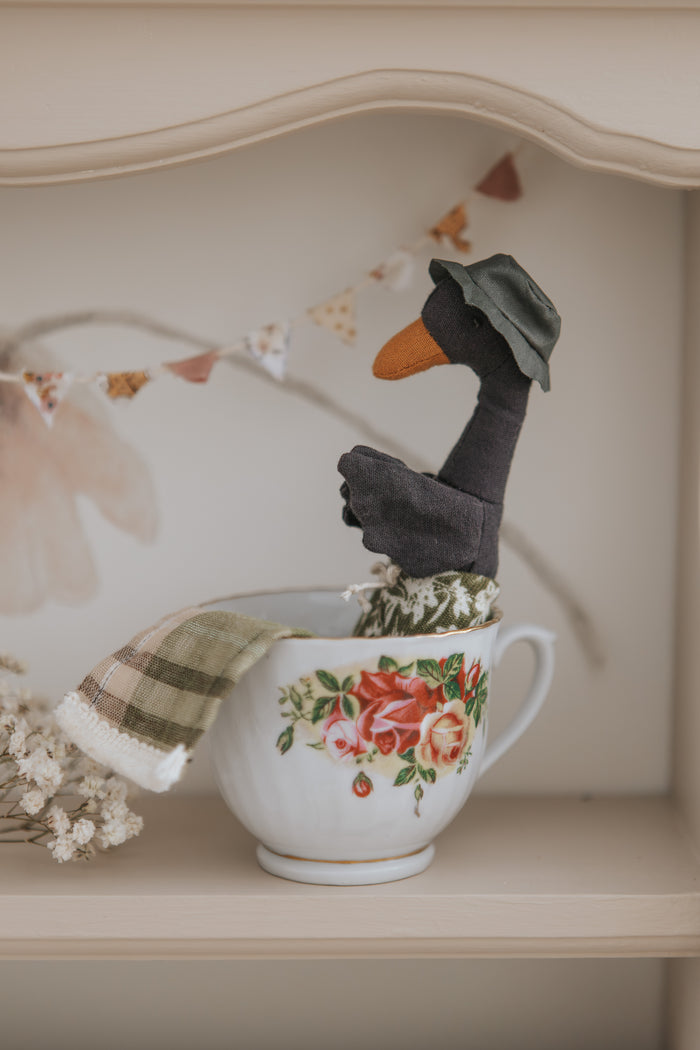 Rugaroo Black Swan- Byron The Sunbaker: LAST CHANCE