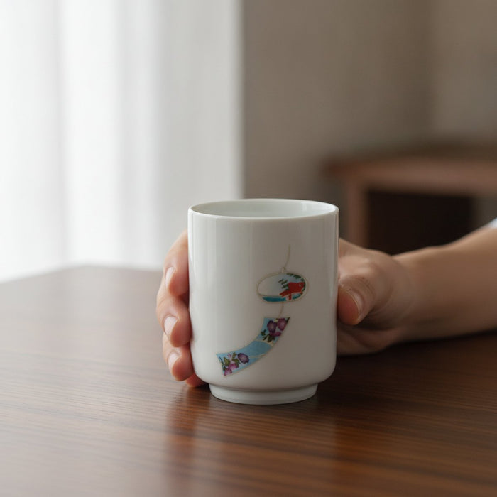 [TEA CUP] WIND CHIME | COLOR & DESIGN CHANGE | MINO WARES | MARUMO TAKAGI｜使用イメージ（演出・手持ち）※手作りのため色・風合いは一点ごとに異なります